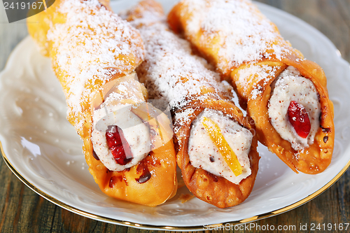 Image of Rolls with ricotta cream.