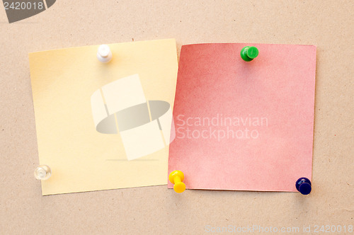 Image of color pins with color note paper