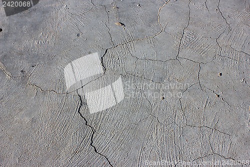 Image of cement wall with crack