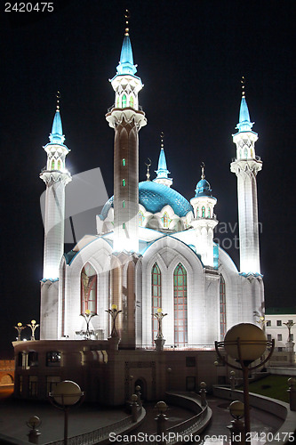 Image of kul sharif mosque at night in kazan