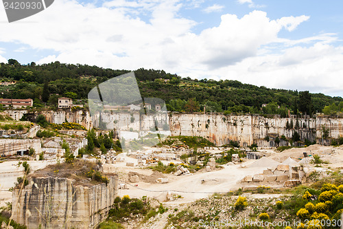 Image of Travertino marble