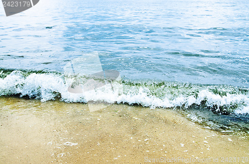 Image of wave on beach