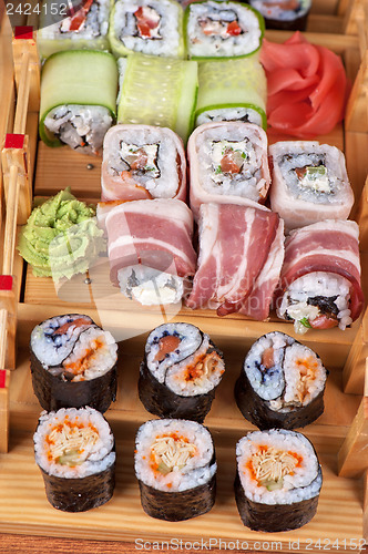 Image of Sushi roll set