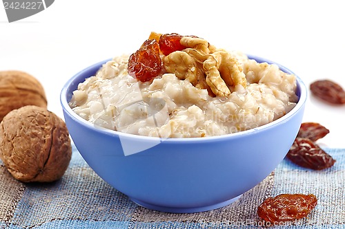 Image of Bowl of oats porridge