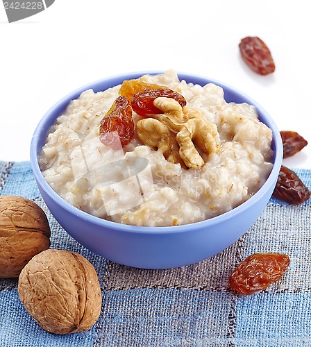 Image of Bowl of oats porridge