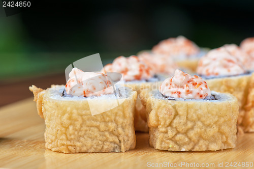 Image of cream cheese and tobico sushi roll