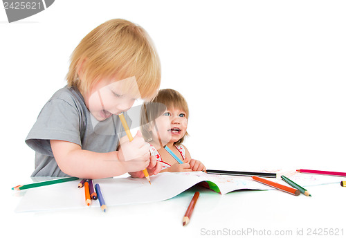 Image of Children draws pencil