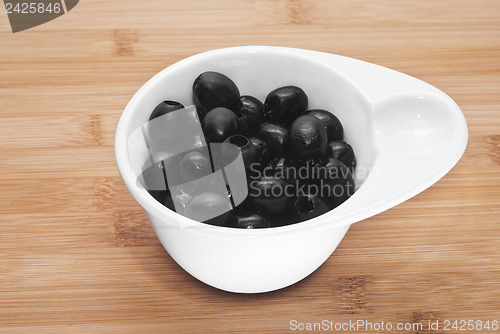 Image of Pitted black olives