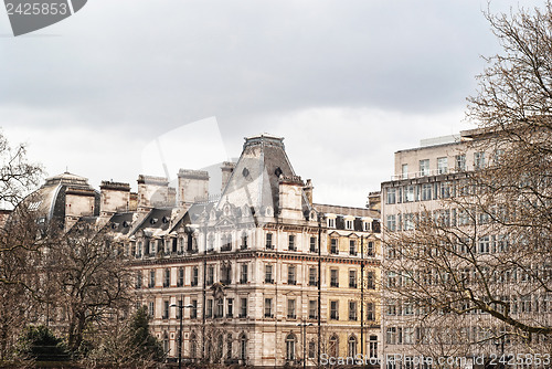 Image of London cityscape near hyde park corner