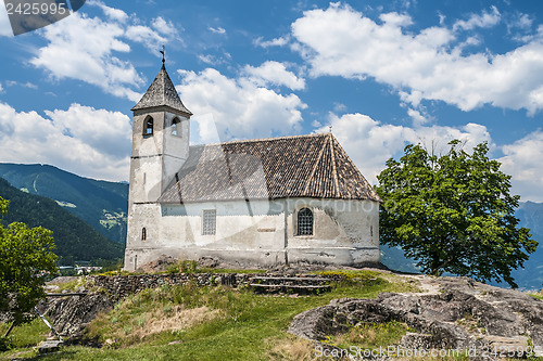 Image of chapel in south tirol