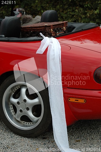 Image of Red wedding car