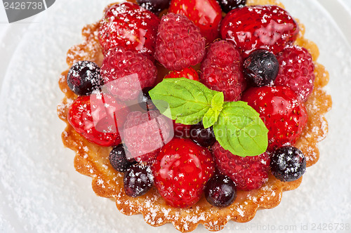 Image of Cake with fresh berries
