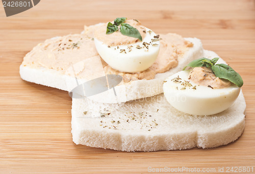 Image of sandwich with egg and tuna sauce