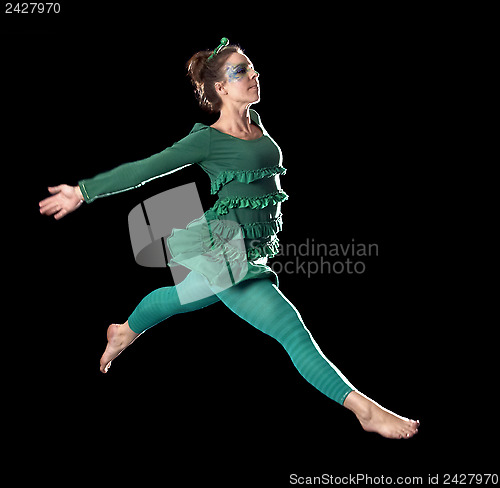 Image of dancing woman