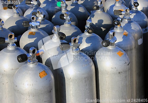 Image of air tanks 