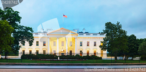 Image of The White House building in Washington, DC