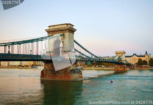 Image of Szechenyi chain bridge in Budapest, Hungary