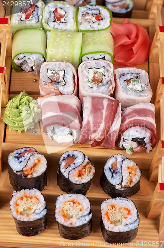 Image of Sushi roll set