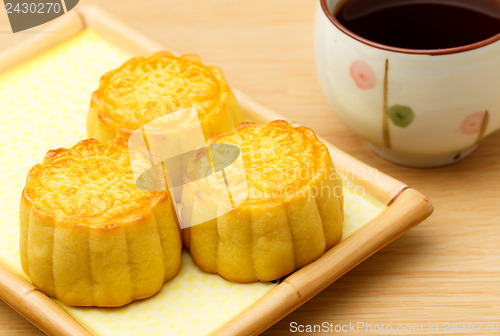 Image of Mooncake and tea