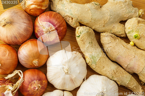 Image of Ginger, garlic and allium ascalonicum