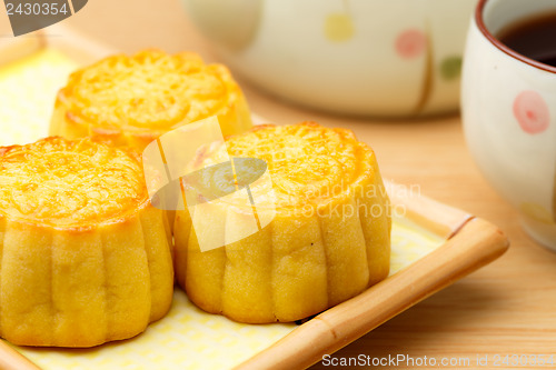 Image of Chinese Mooncake and tea