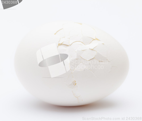Image of Cracked white egg