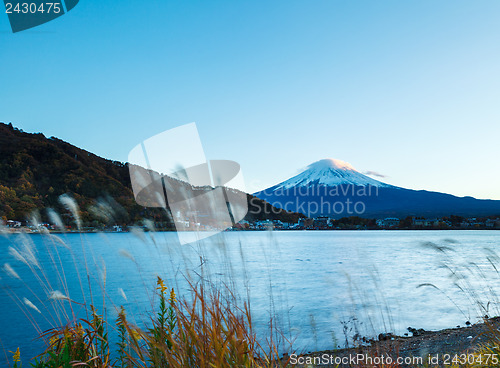 Image of Mt. Fuji and lake