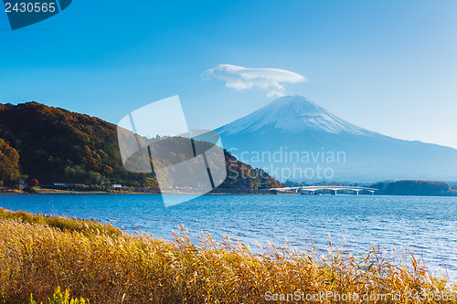 Image of Mt. Fuji and lake