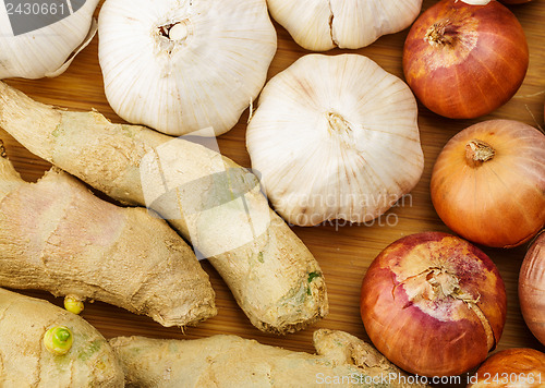 Image of Group of ginger, garlic and allium ascalonicum