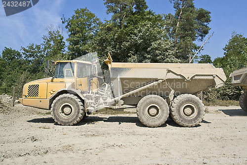 Image of dump truck