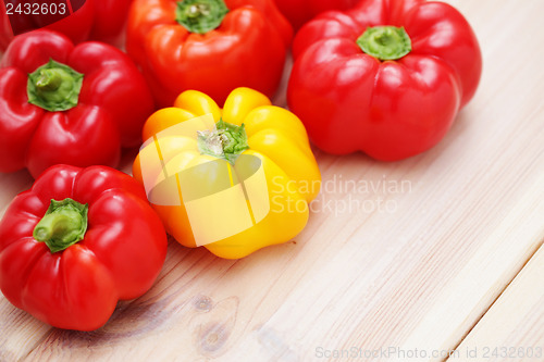 Image of colored peppers 