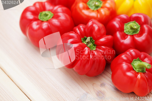 Image of colored peppers 