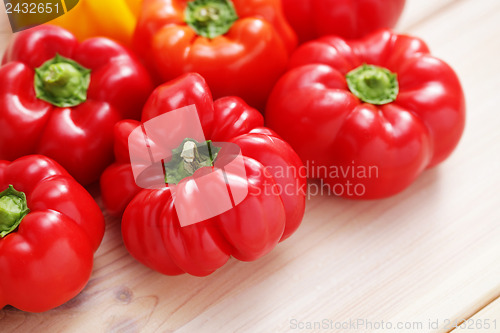 Image of colored peppers 