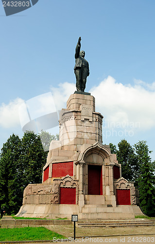Image of Lenin monument on the territory of Kostroma Kremlin (Golden Ring of Russia)