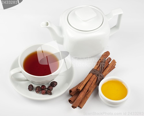 Image of berries  tea