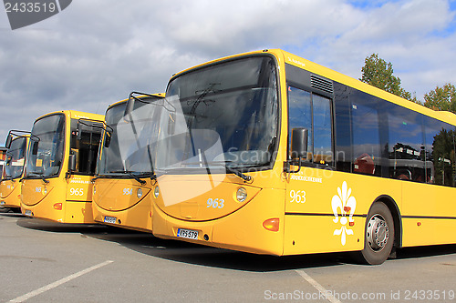 Image of Yellow City Buses