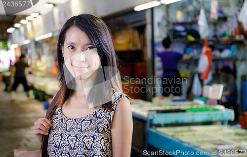 Image of Hong Kong woman in wet market