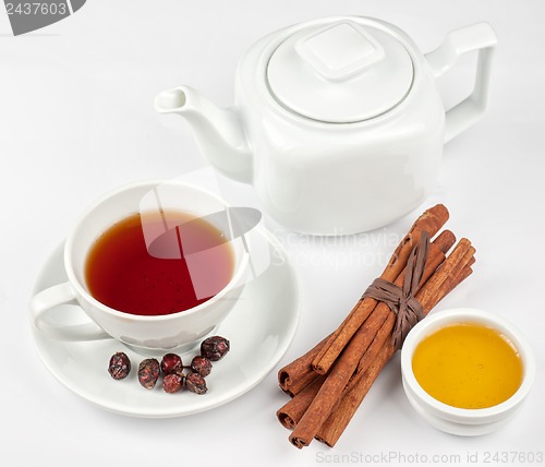 Image of berries  tea