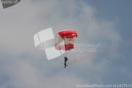 Image of Parachuter