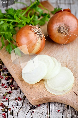 Image of fresh onions, parsley and peppercorns 
