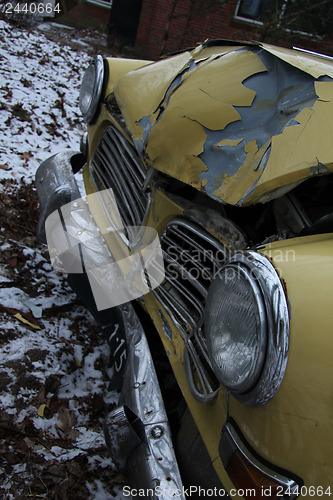 Image of Damaged vintage car