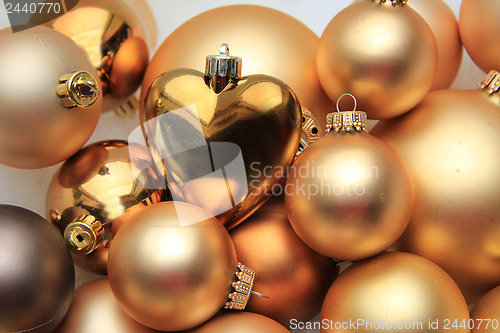 Image of christmas ornaments: 50 shades of gold