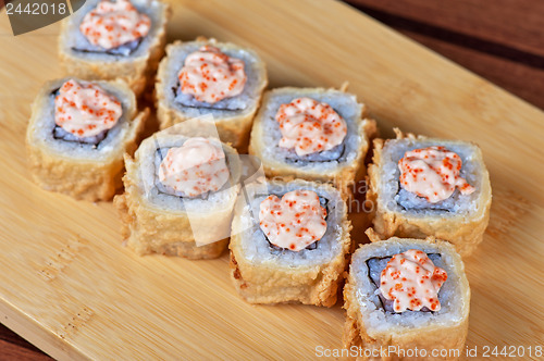 Image of cream cheese and tobico sushi roll