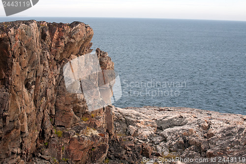 Image of rocky cliff above sea