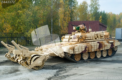 Image of Armoured deminer BMR-3M (Russia)