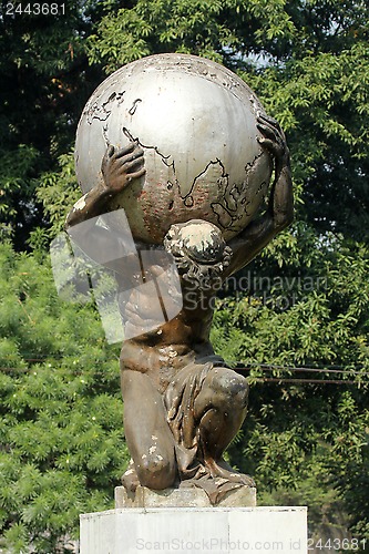Image of Statue of Atlas