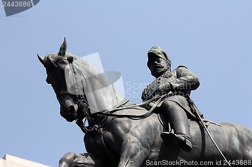 Image of Edwards VII Rex imperator statue, southern entrance of Victoria Memorial Hall, Kolkata