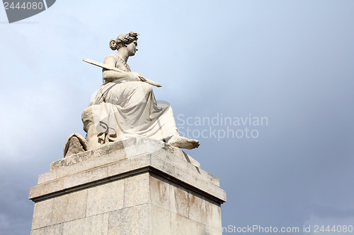 Image of Paris monument