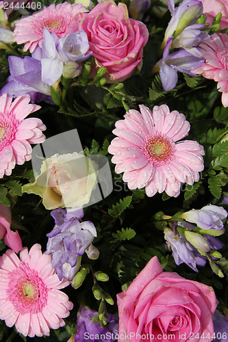 Image of Bridal flowers in pink and lilaq