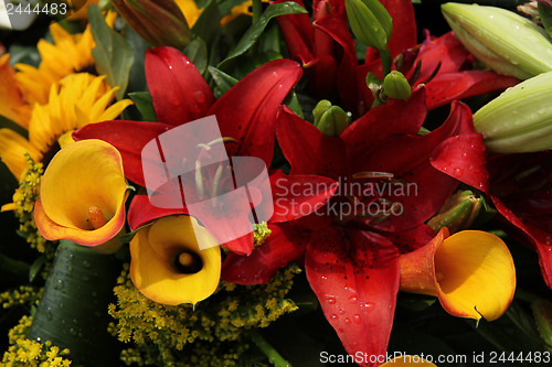 Image of Lily bouquet in yellow and red